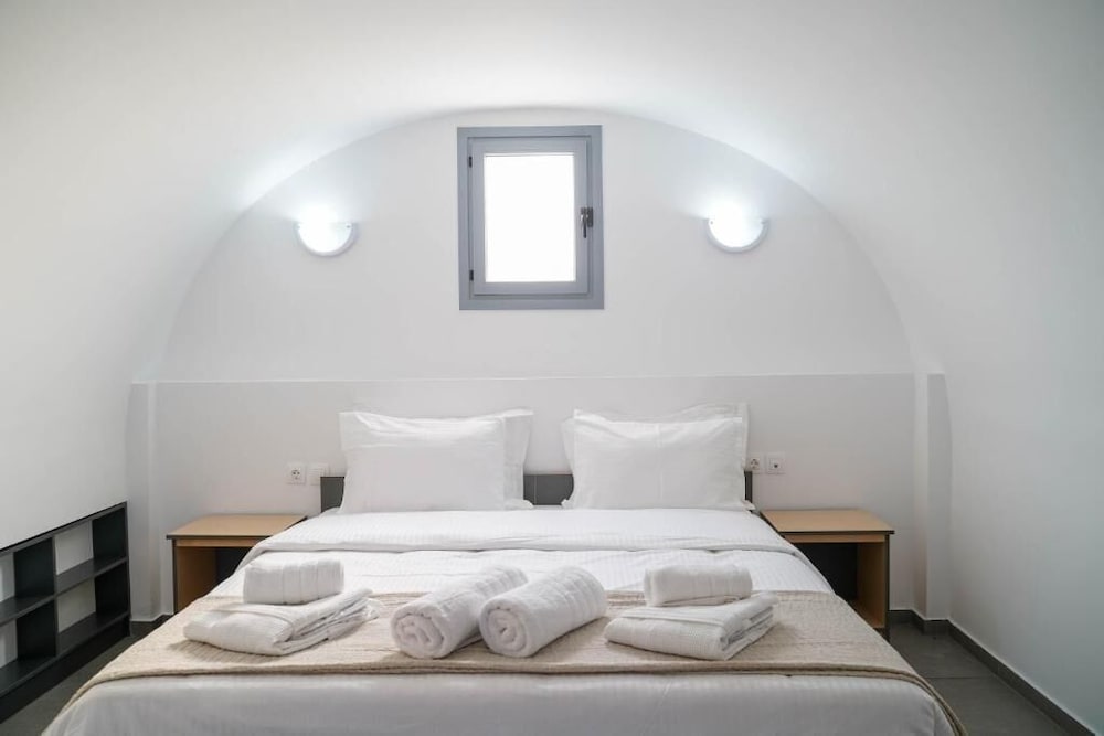 The Noverian Bios Caldera, Sunset Suites 18/58