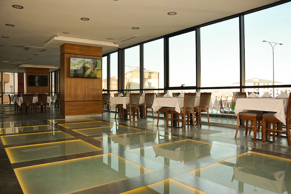 Winter City Hotel 33/35