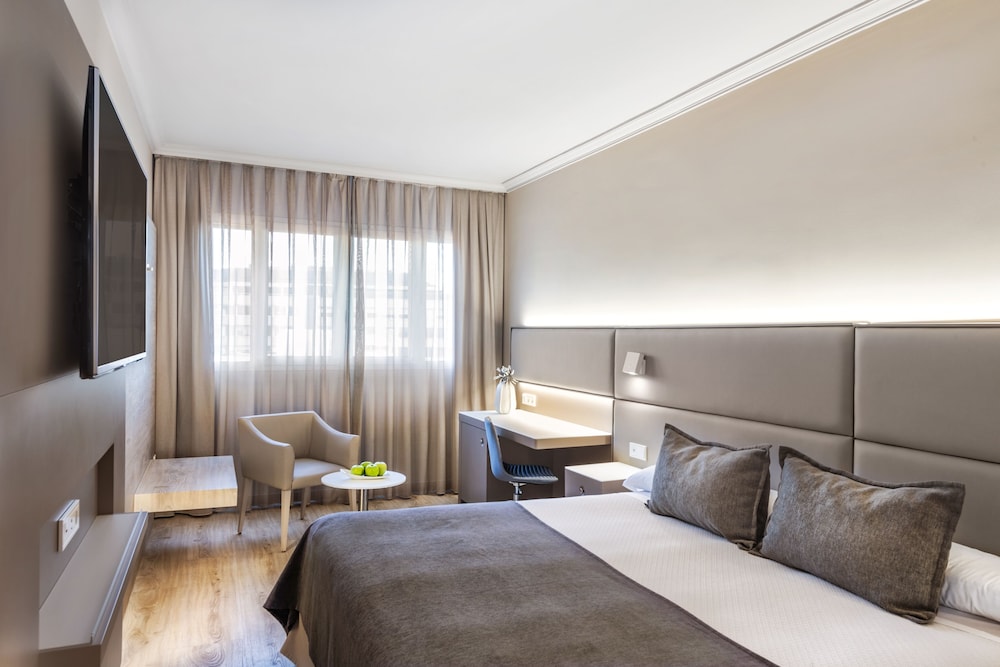 Salles Hotel Pere Iv 23/79