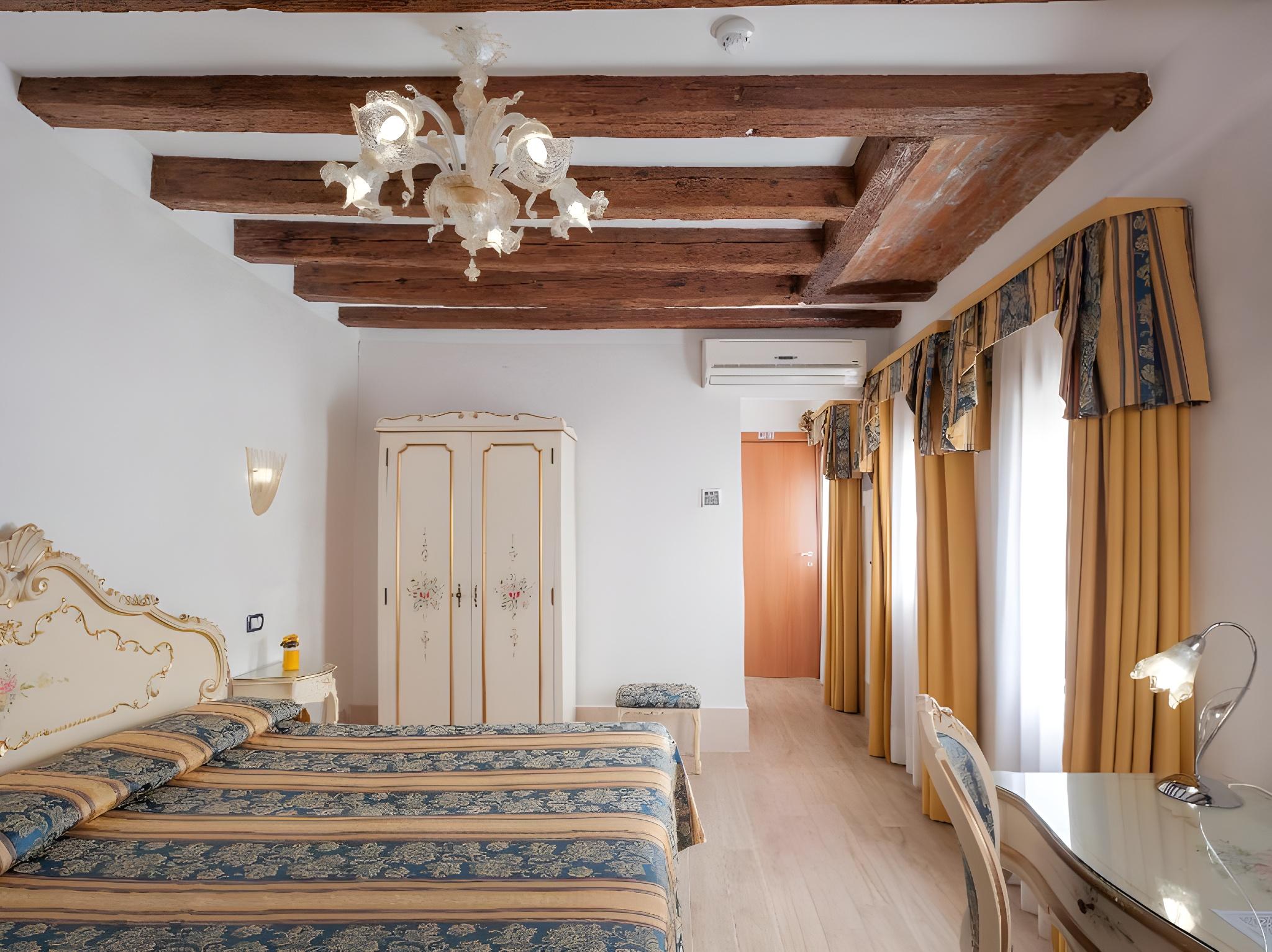 Lobby at Il Mercante Di Venezia, VENICE