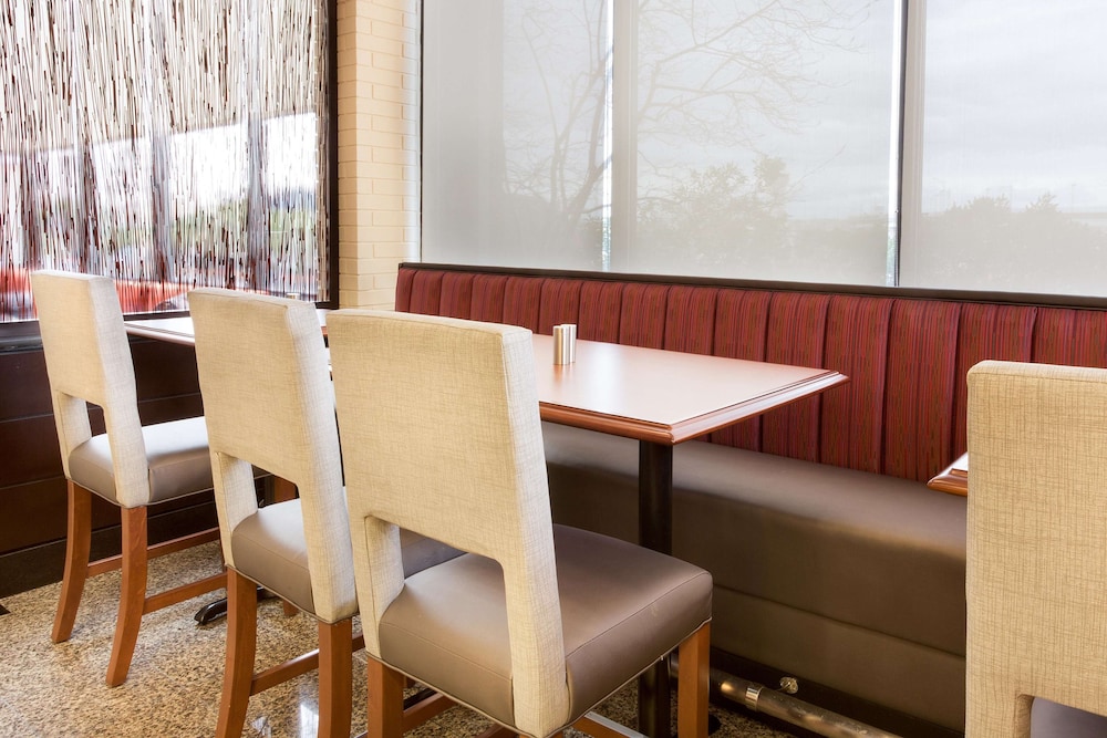 Drury Inn and Suites St Louis Airport 35/49