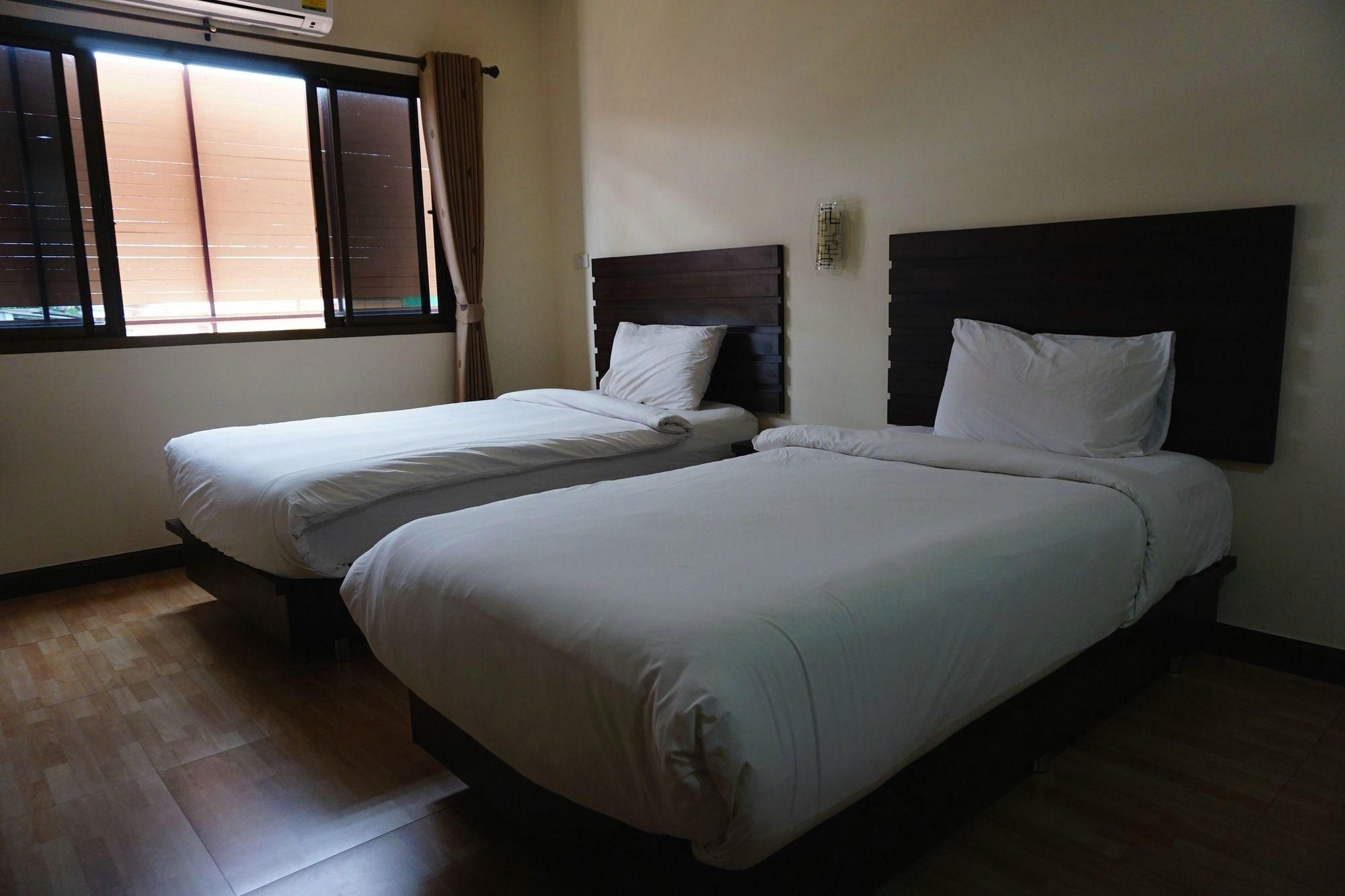 Ponburi Hotel 24/90