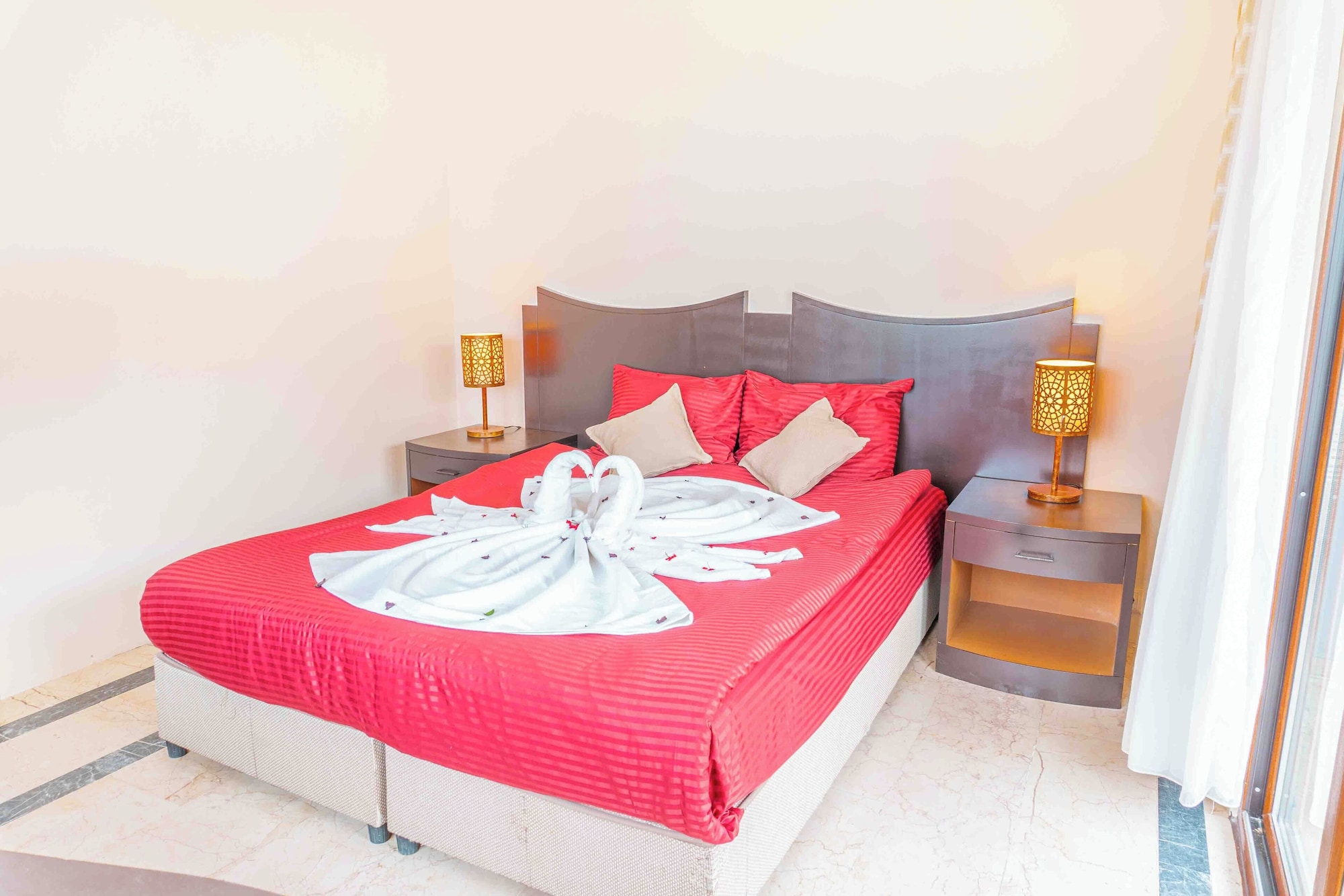 غرفة قياسية بسرير كوين وسرير فردي بإطلالة على الحديقة، Belpoint Beach Hotel 2/10