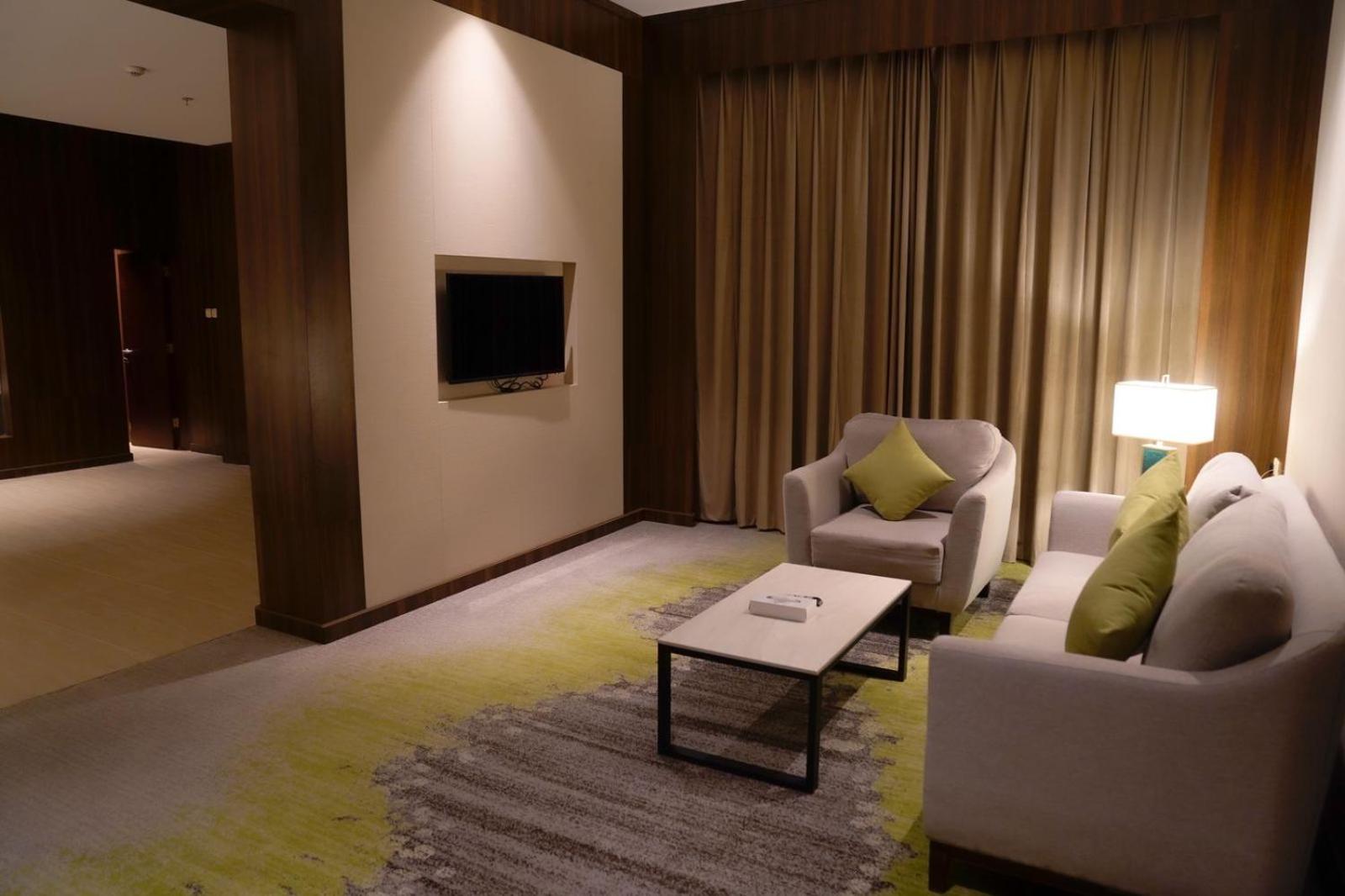 Azar Hotel Ahad Rafidah 52/63