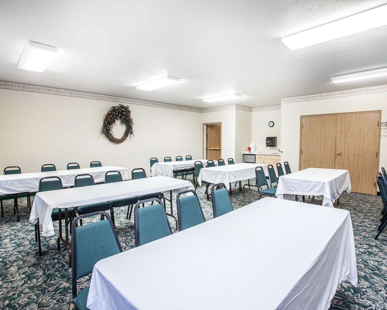 restaurant cafeteria