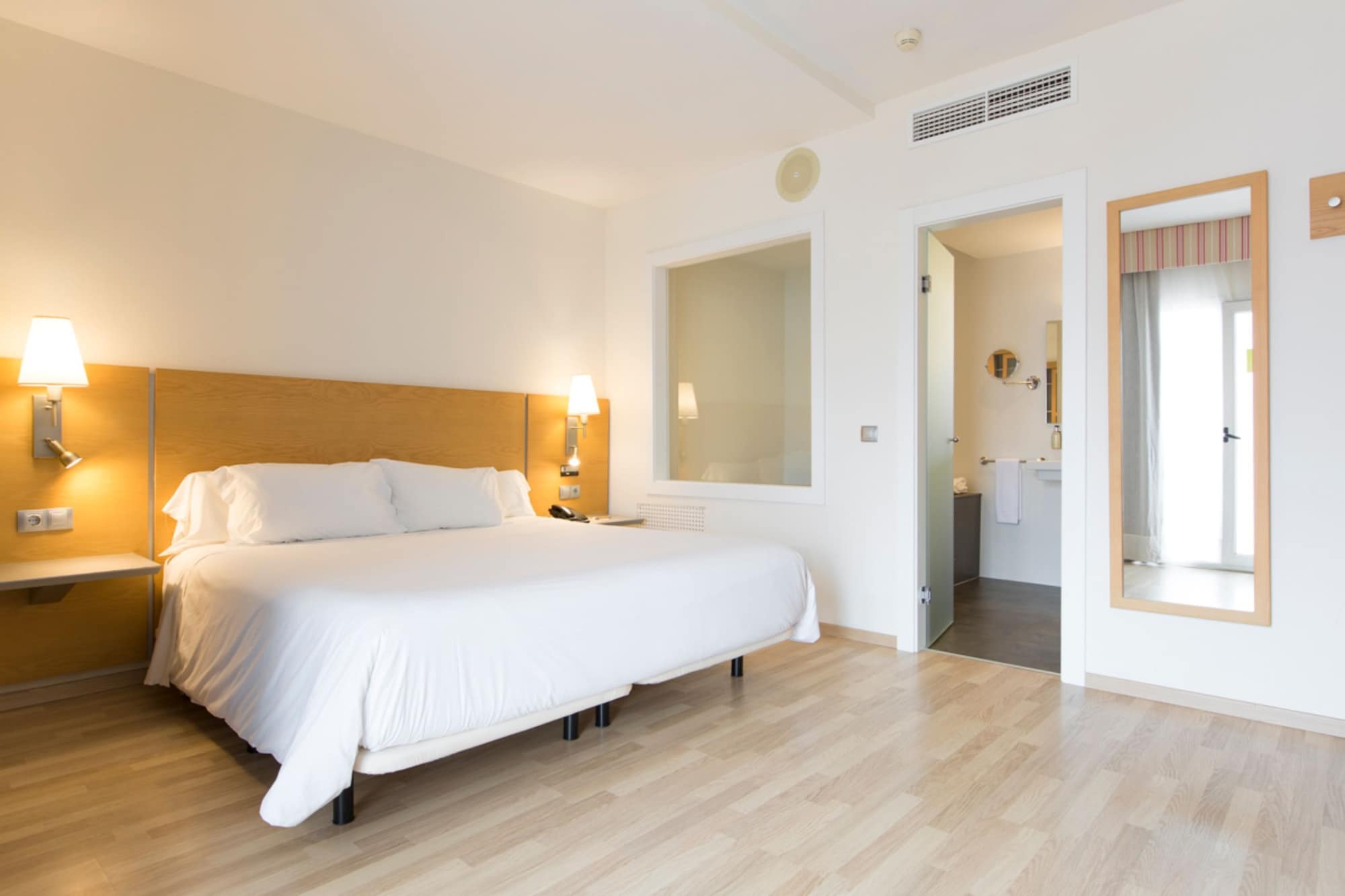 غرفة سوبيريور بسرير كوين بجاكوزي، Hotel Artiem Capri 5/10