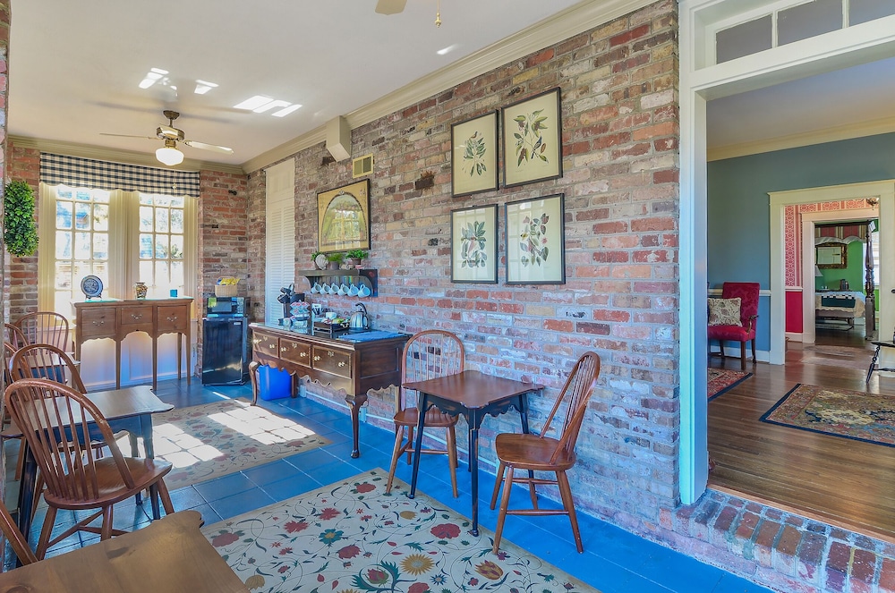 Cedars of Williamsburg Bed & Breakfast 36/50