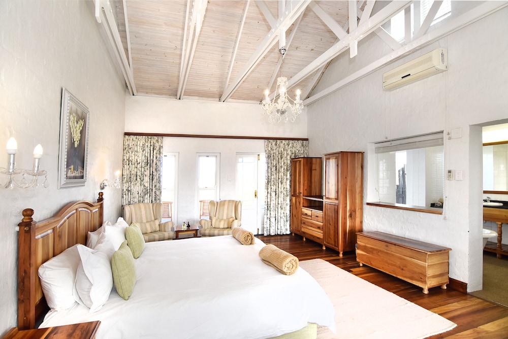 Village, Classic, Twin Beds