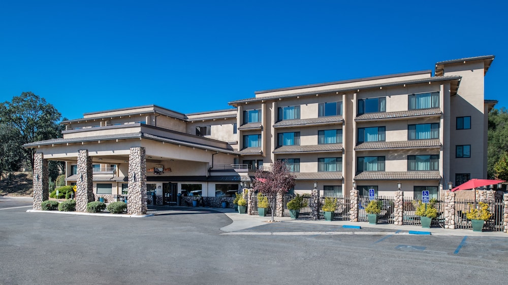 Yosemite Southgate Hotel & Suites 54/59