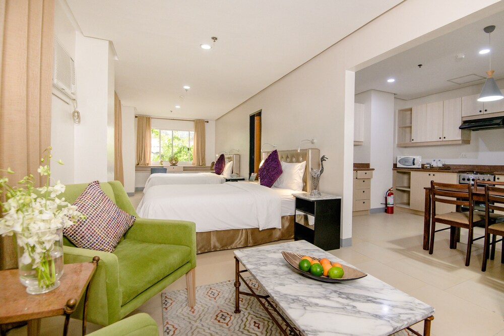 Sta. Barbara Residence Hotel 33/59