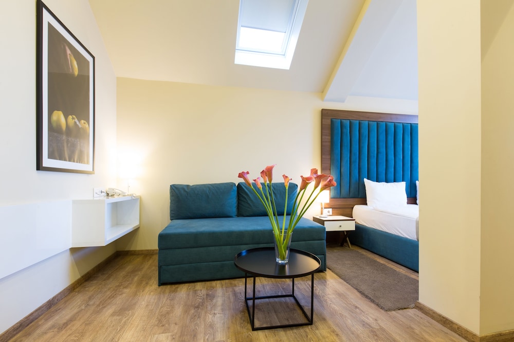 Marquise Hotel 28/49