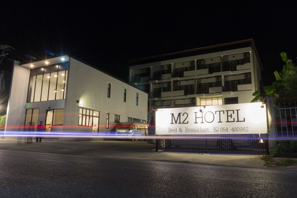 M2 Hotel 7/42