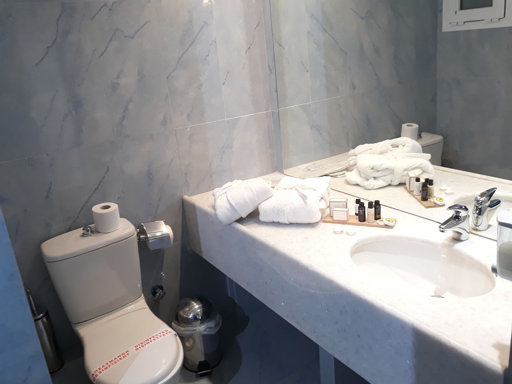 ANASTAZIA LUXURY SUITES & ROOMS 11/70