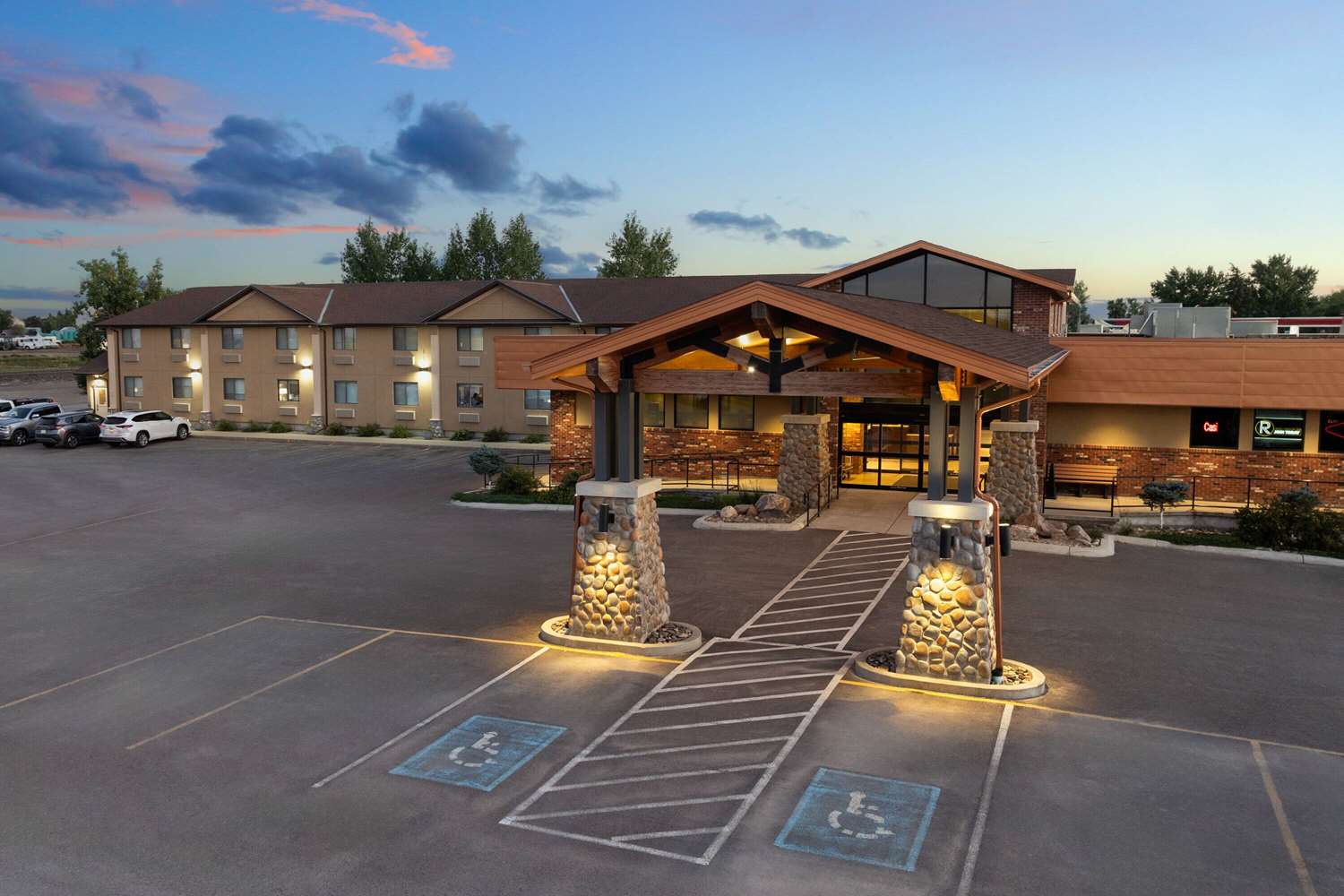 Super 8 by Wyndham Conrad MT 35/41