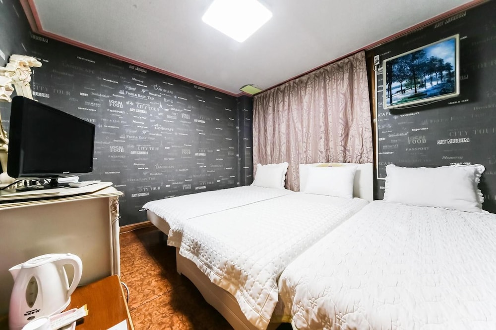 Mirim Motel 12/43