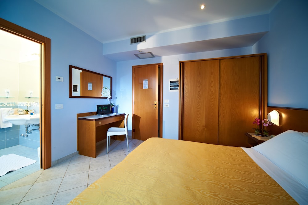 Hotel Sirio 24/44