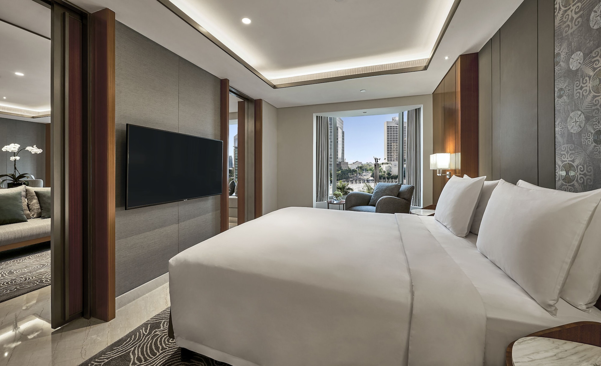 Grand, Suite, King Bed, Bundaran View