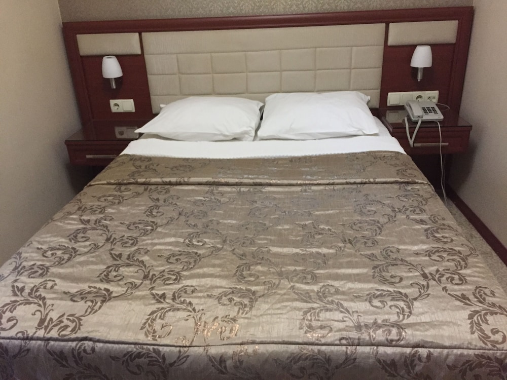Pen Hotel 8/44