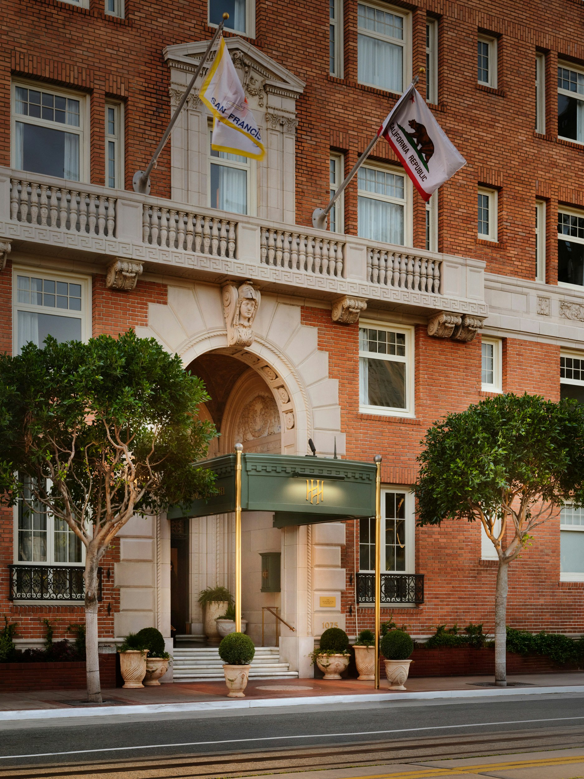 The Scarlet Huntington Hotel 5/84