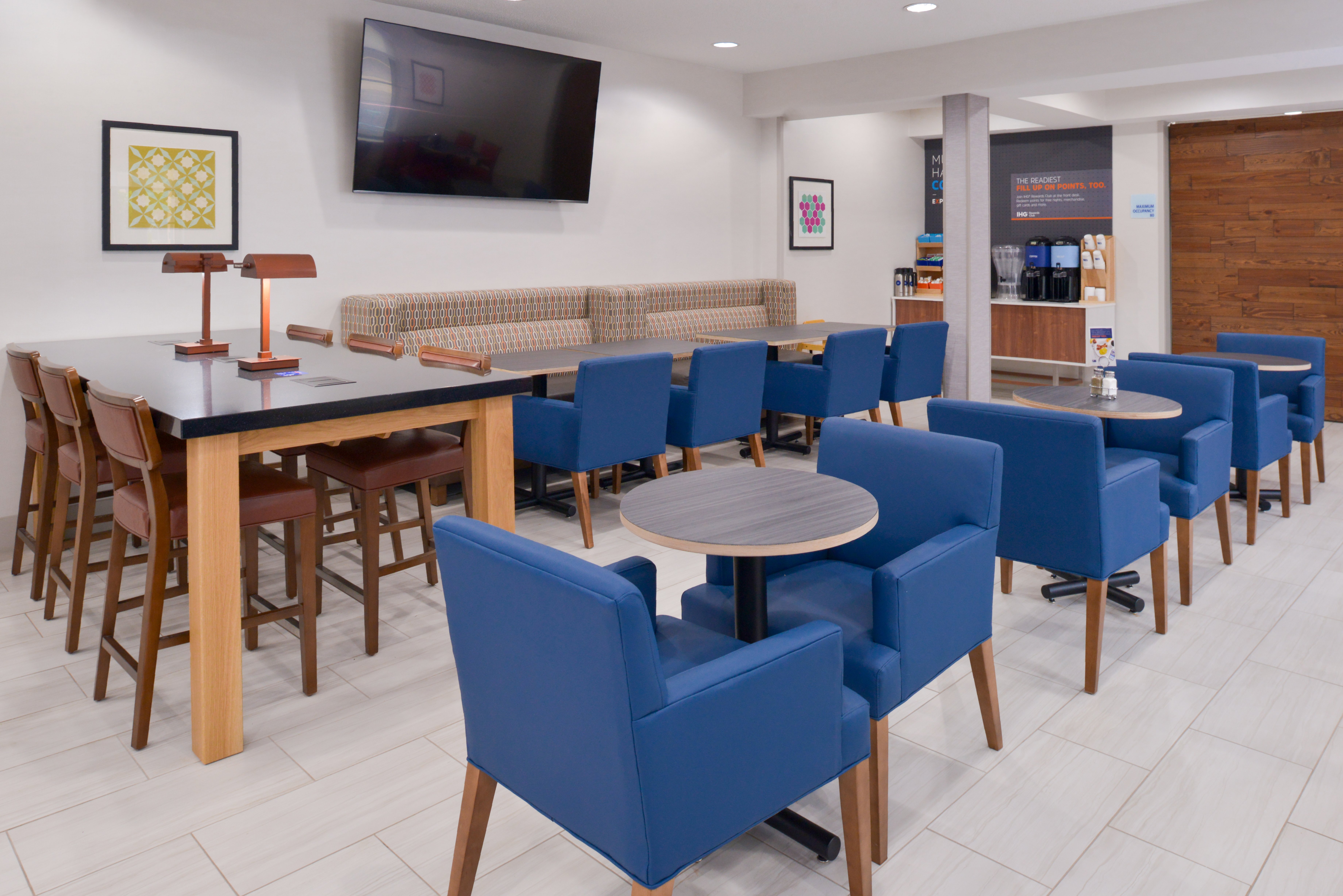 Holiday Inn Express Wixom 16/29