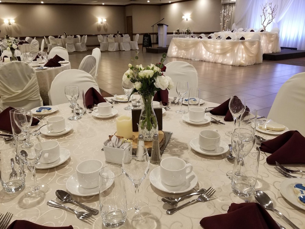 Holiday Inn Burlington Hotel And Conference Centre 56/76