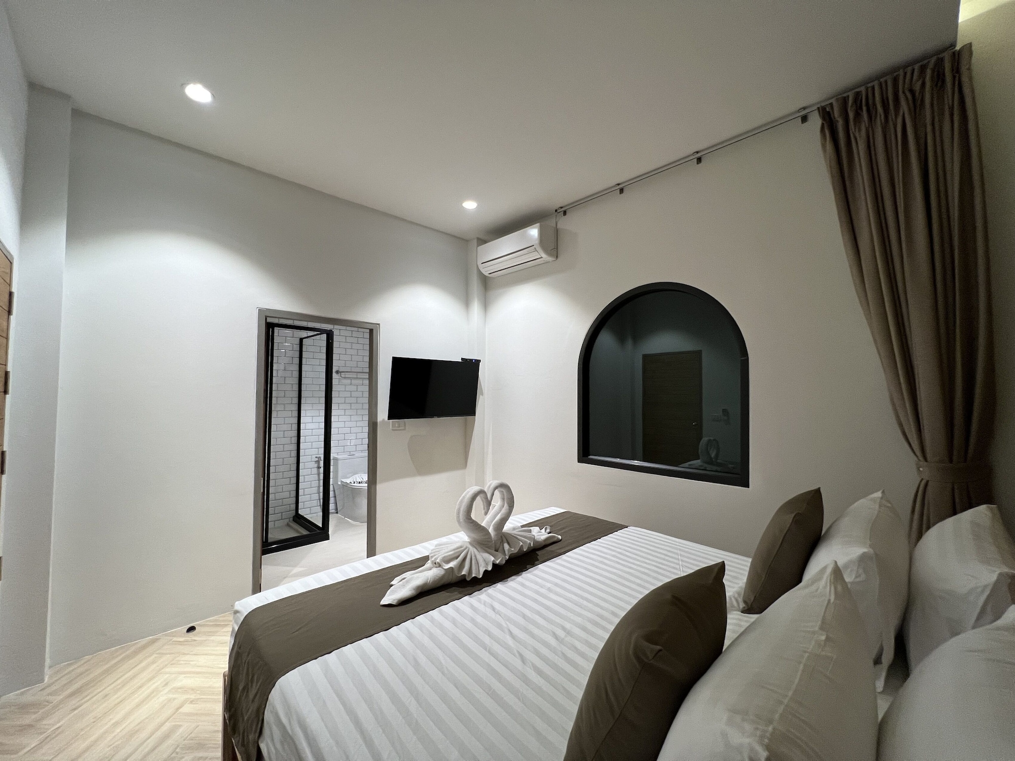 2 BEDROOMS, DELUXE, SEA VIEW
