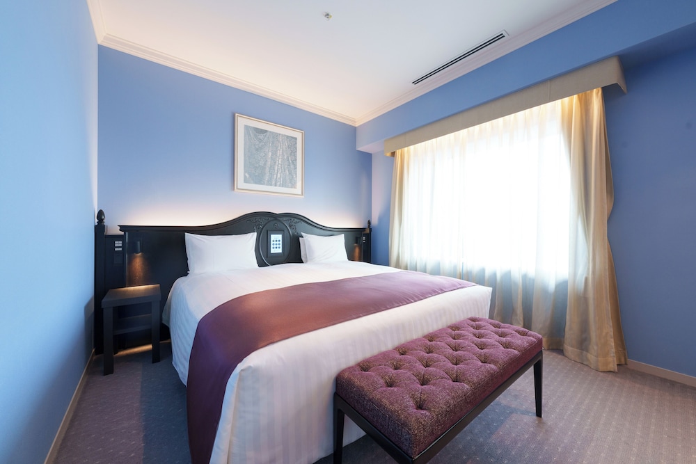 GRACE, LUXURY, KING BED