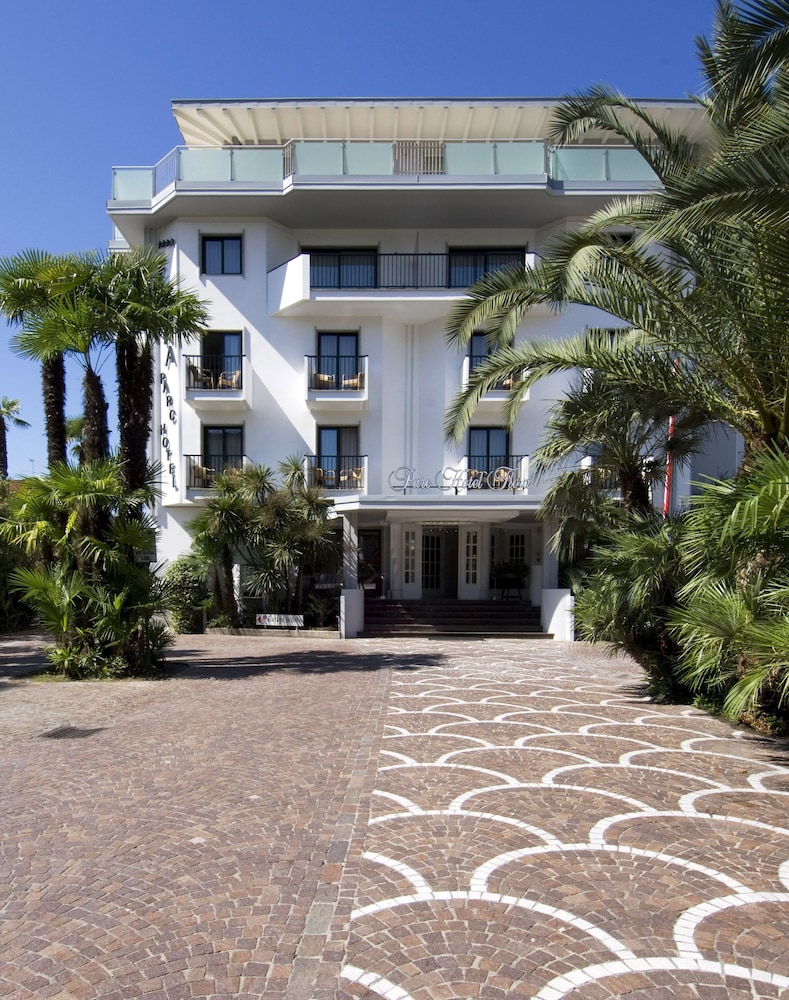 Parc Hotel Flora 72/80