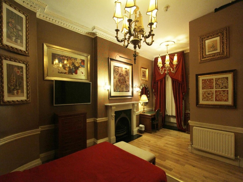 Opulence Centra London Hotel 64/75