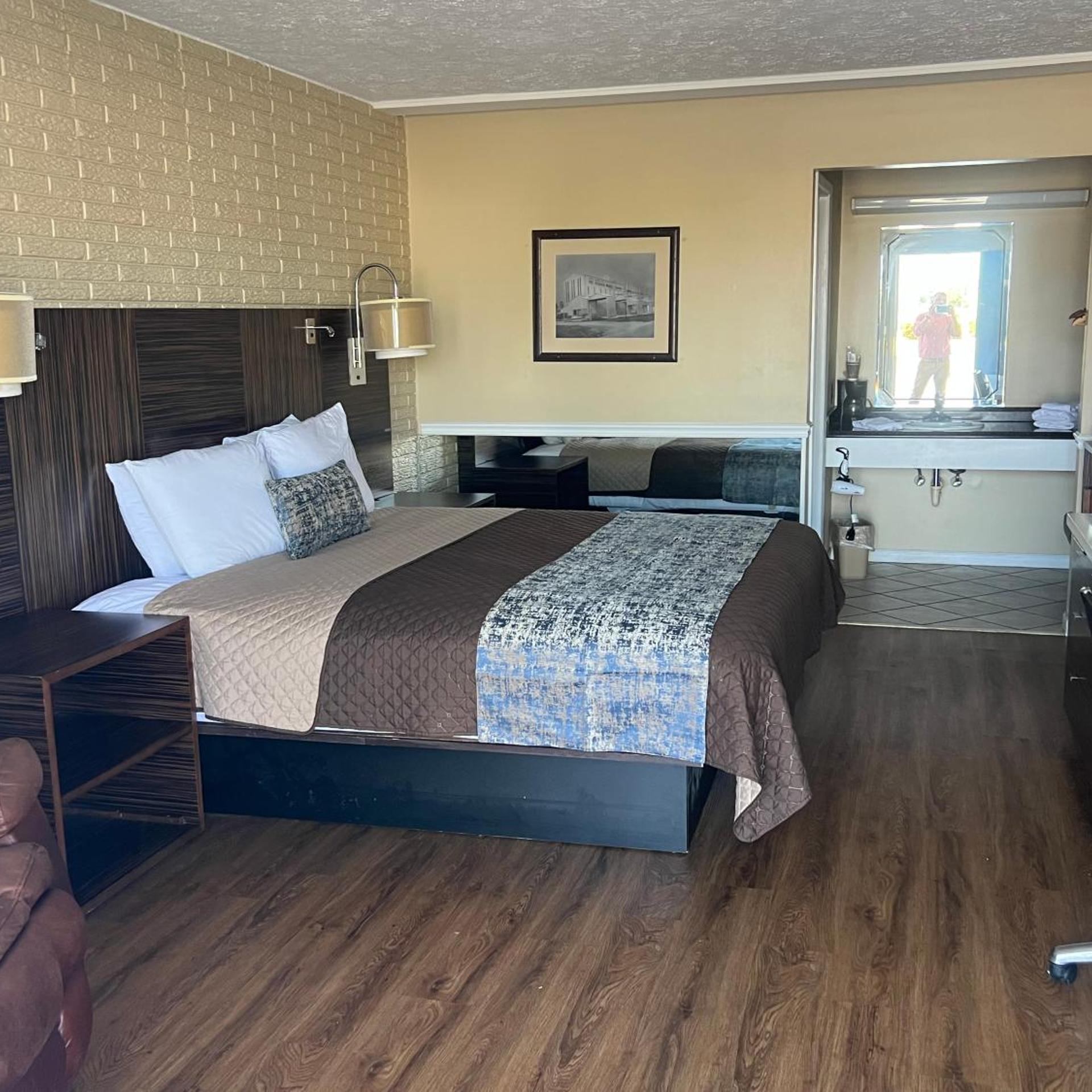 Towne Inn 17/50