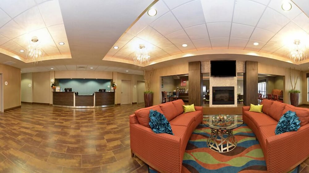 Holiday Inn Express and Suites - Junction City, Kansas 23/35