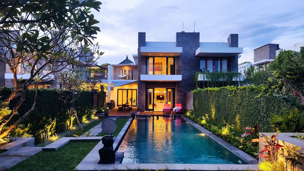 Bali Diamond Villas 4/86