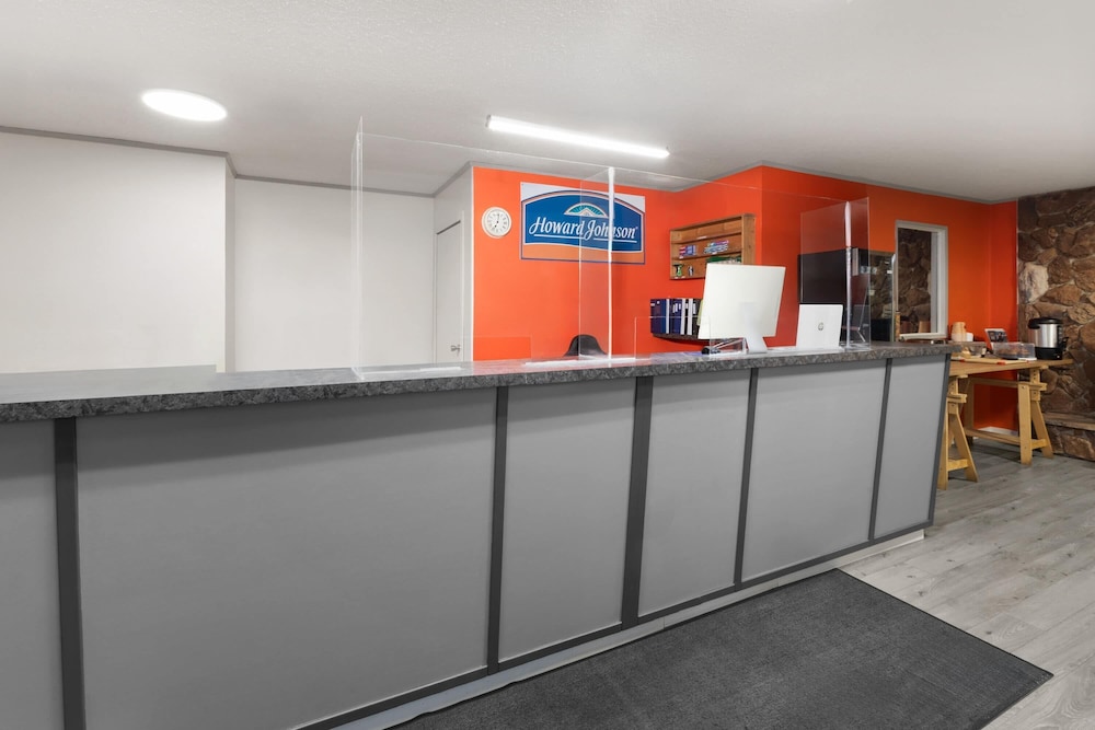 Howard Johnson by Wyndham Edson 5/57