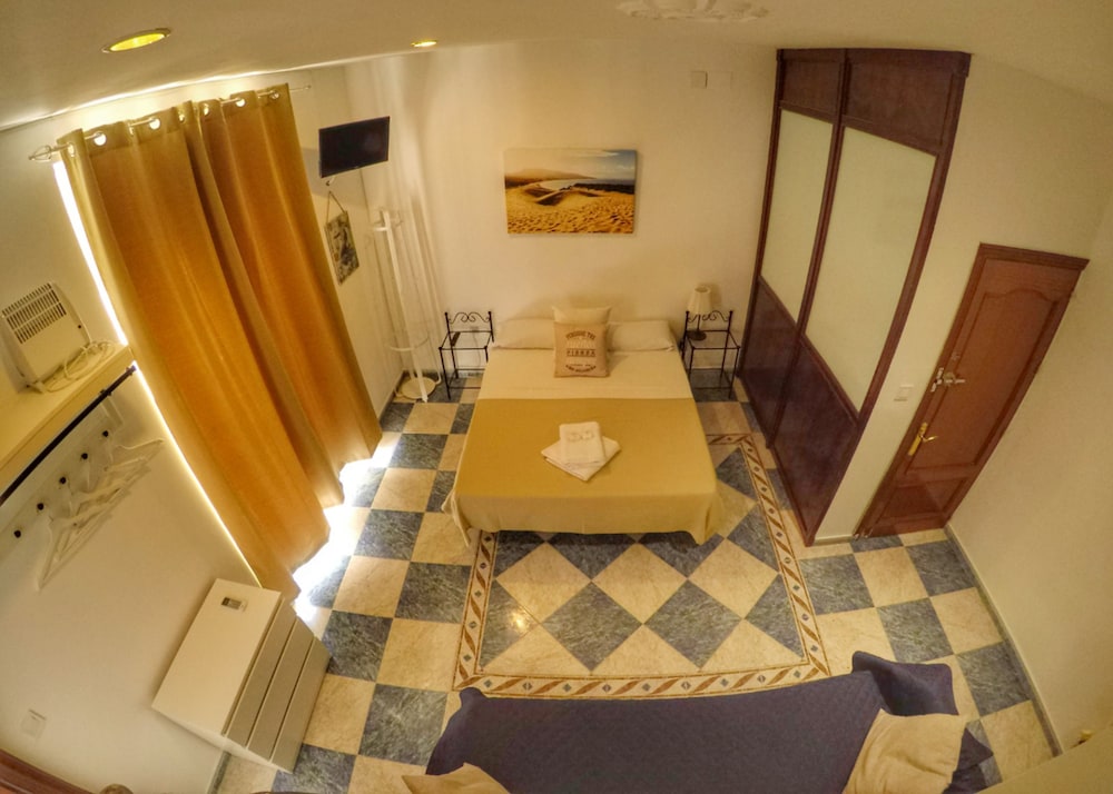 Spanish Galleon Lodge 5/40