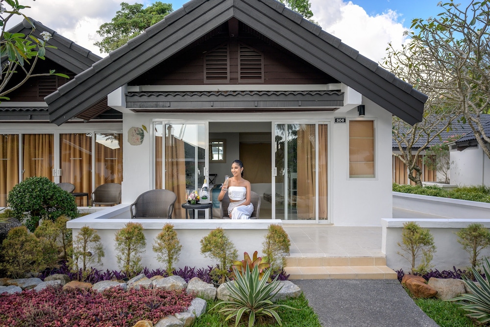 Thavorn Beach Village Phuket Resort and Spa 6/66