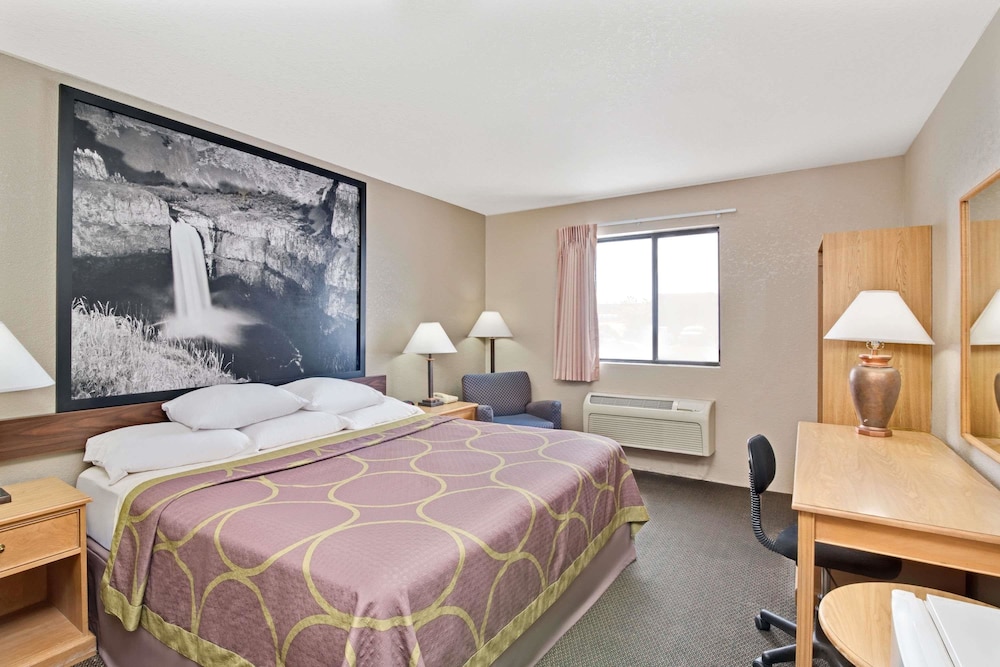 Super 8 By Wyndham Spokane/West 6/23