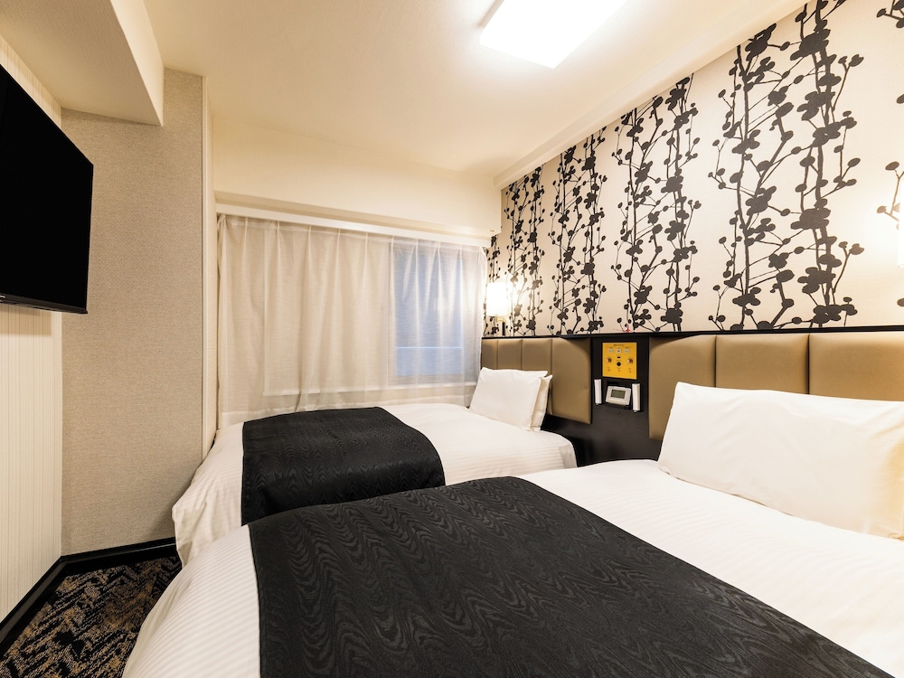 ROOM, TWIN BEDS, SMOKING
