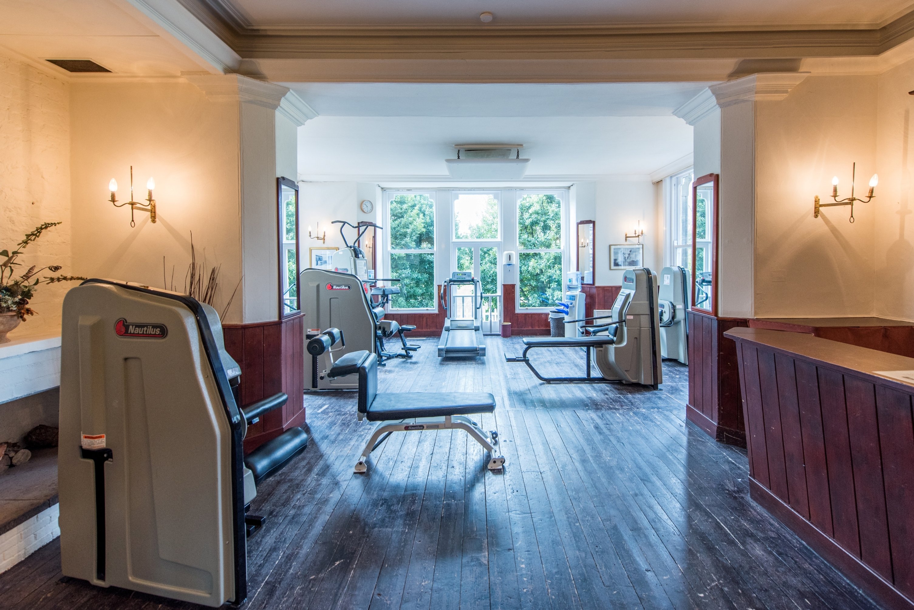 Cairn Hotel 24/50