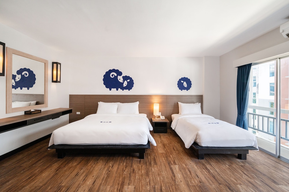 DELUXE TRIPLE ROOM