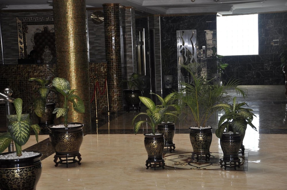 Biraj International Hotel 23/50