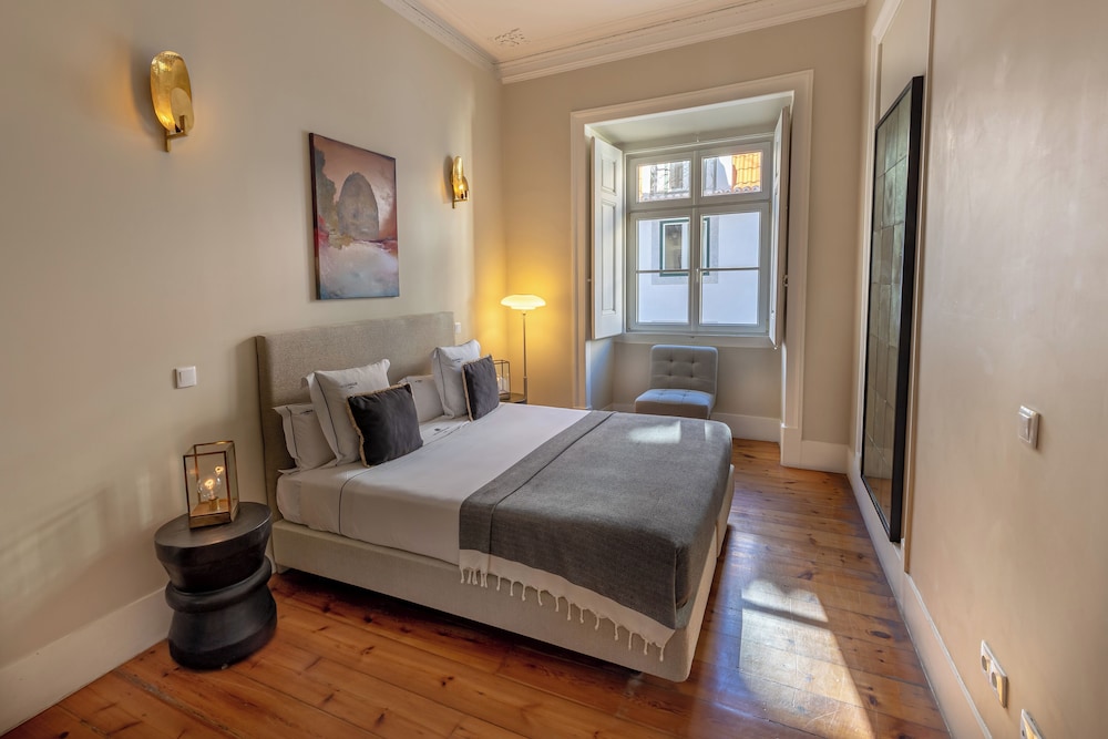 2 Bedrooms, Deluxe, Apartment, 2 King Beds, Square View