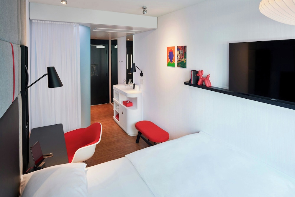 غرفة بسرير كينج في طابق مرتفع، citizenM Washington DC NoMa 4/10