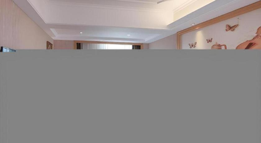 Vienna Hotel (Shenzhen Pingdi Huancheng South Road) 25/49