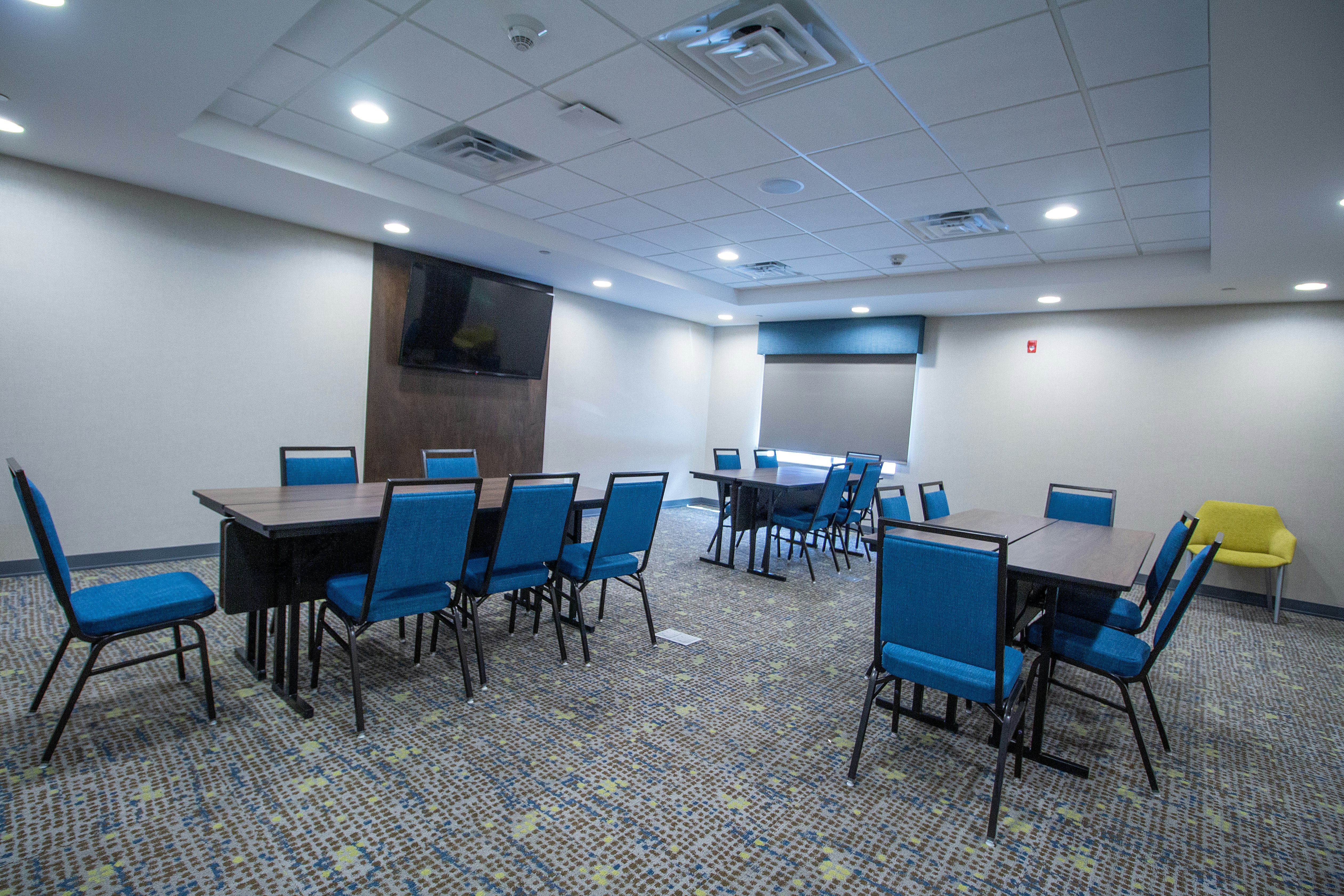 Hampton Inn Suites North Attleboro 27/34