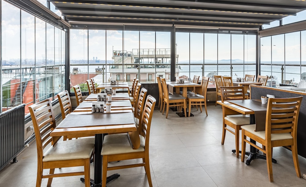 Hotel Seraglio 55/70