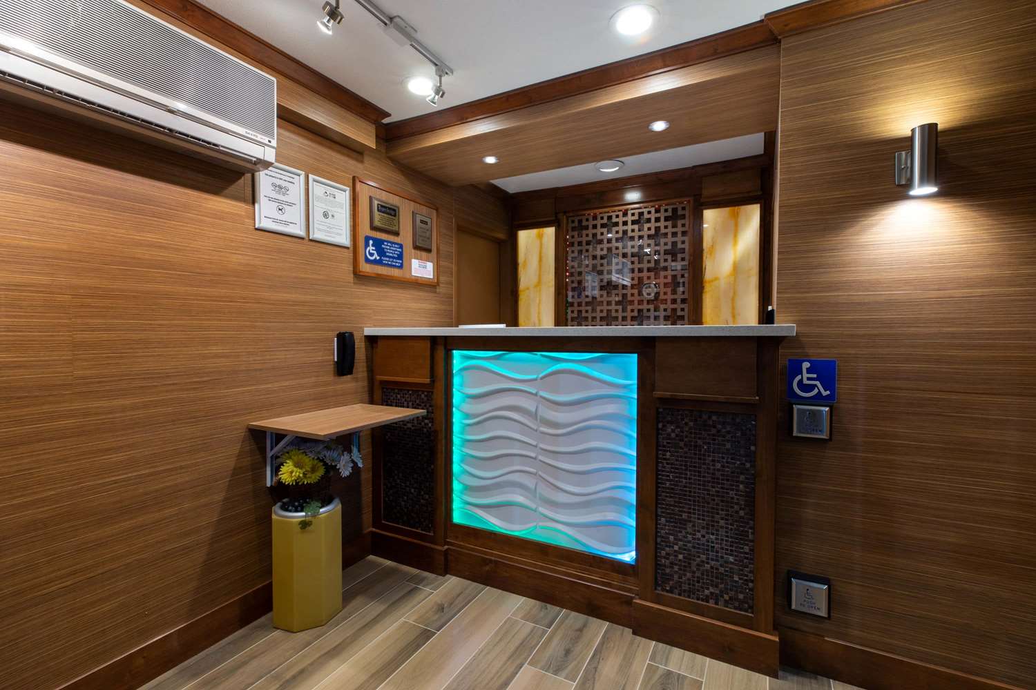 Hotel Vinea a Travelodge by Wyndham 2/11
