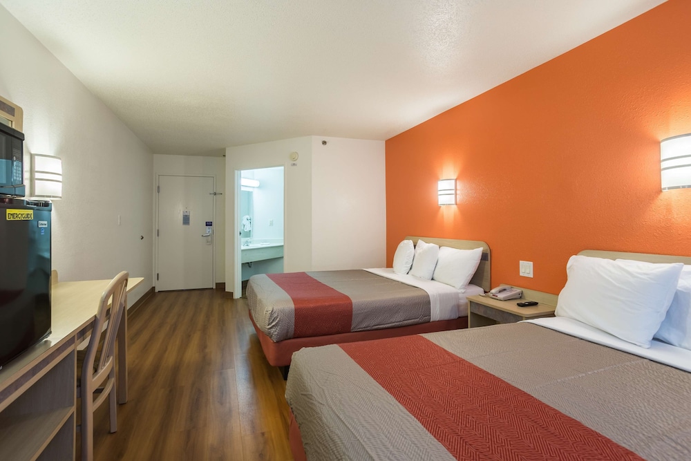 Motel6 Dale, IN 21/45