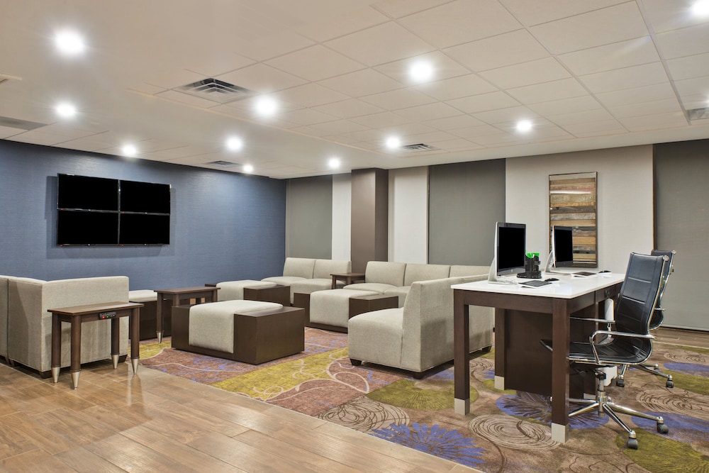 Holiday Inn Harrisburg East 50/61