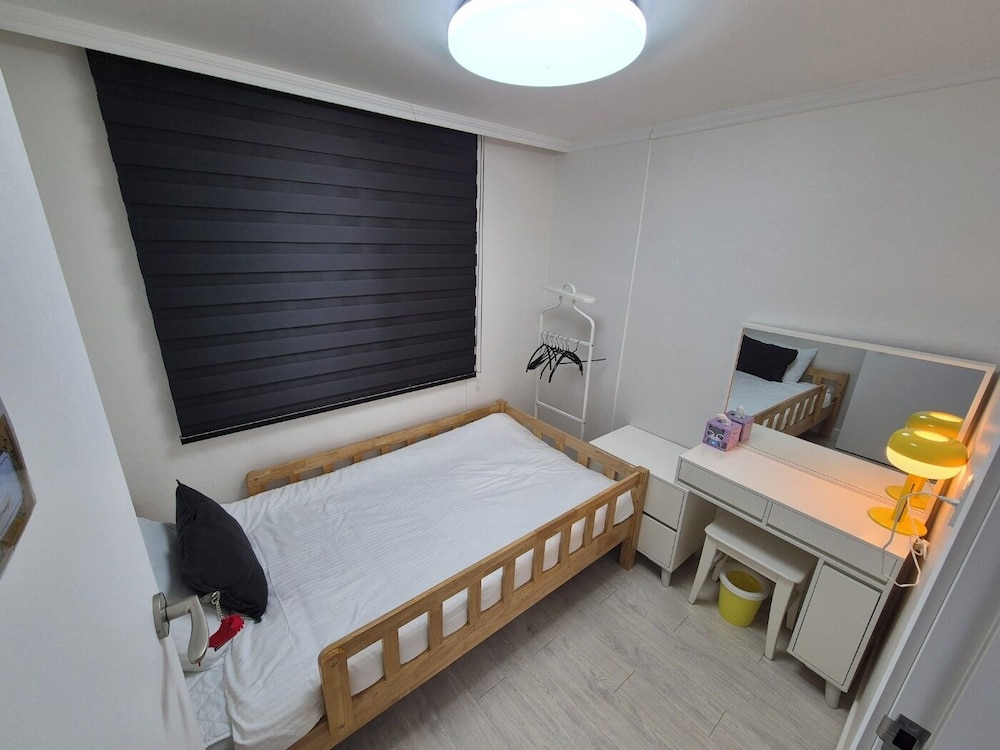 PRIVATE, SHARED BATHROOM