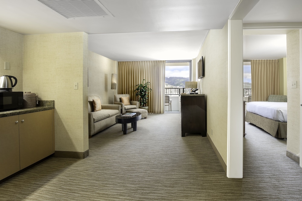 Waikiki Resort Hotel 45/69